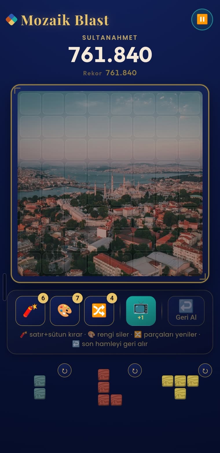 Mozaik Blast Sultanahmet teması oyun ekranı — tahtanın arka planında oyuncunun kendi fotoğrafı